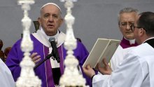 [FOTO] Papa ponovno osudio 'svetogrdni rat' u Ukrajini