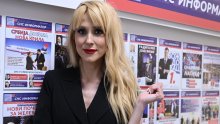 Šampanjac, torta i trubači: Kći splitskoga glumca Milana Štrljića burno proslavila Vučićevu, ali i svoju pobjedu