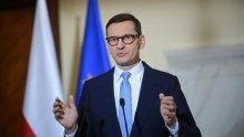 Poljski premijer kritizirao Macrona: 'Nitko ne pregovara s Hitlerom'