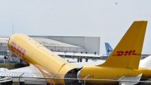 [FOTO] Zrakoplov DHL-a prepolovio se u slijetanju, dva člana posade 'u dobrom stanju'