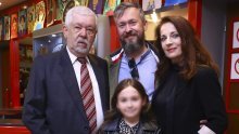 Tri generacije na jednom mjestu: Sašu Broz na premijeri podržali otac Aleksandar Mišo Broz, ali i brat Andrej