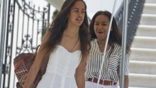 Obamina kćerka Sasha zaposlila se preko ljeta u restoranu