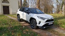 [FOTO/VIDEO] Vozili smo Toyotu RAV4 Plug-in 2.5 HSD AWD: Vrhunski SUV s izvrsnim pogonom PHEV