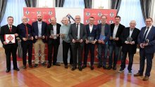 Prije 50 godina objavio je prvi tekst u SN-u, a sada je dobio nagradu za životno djelo; laureati su i Samovojska, Stipković, Mihić, Balog...
