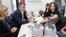 [FOTO] Milanović posjetio startup mladog inovatora, dobio Batmobil i robota: 'Kad u Hrvatskoj bude više ovakvih, zemlja će biti jača'