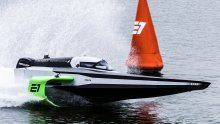 [FOTO/VIDEO] Prototip električnog E1 foil glisera: RaceBird poletio prvi put na rijeci u Italiji