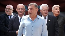Zakuhali buru pa utihnuli: Na optužbe iz HDZ-a da je njihovu akciju organizirao Milanović jedino je Ćesić Rojs bio brutalan, poprilično