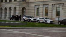 Padobranci na bejzbolskoj utakmici izazvali evakuaciju Kapitola