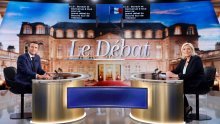 Ankete predviđaju Macronovu pobjedu iako je Le Pen 'uglađenija i staloženija'