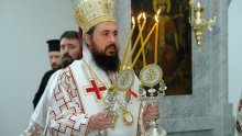 Vladika Justin obišao Ukrajince smještene u Dugom Selu