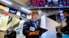 Wall Street i dalje u padu, ulagači se boje da bi gospodarstvo moglo uroniti u recesiju