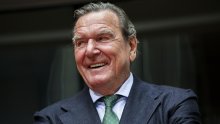 Bivši njemački kancelar Schröder izgubit će privilegije zbog veza s Rusijom