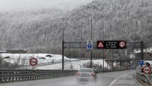 Orkanski vjetar na A1, snijeg u Lici i Gorskom kotaru