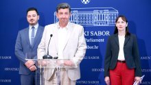 [VIDEO/FOTO] Suverenisti traže sjednicu Odbora za nacionalnu sigurnost zbog navijačkih nereda