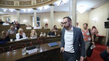Zagrebački zastupnici dva sata se natezali oko dnevnog reda, mostovac Goluža napao Tomaševića: 'Vi ste politička kukavica, gazite pravo na grob'