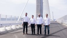 [FOTO] Butković obišao Pelješki most: 'Izvođači zaista rade u otežanim okolnostima zbog ovog poremećaja na tržištu i povećanja cijena'