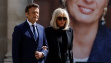 Klasik koji nikad neće biti out: Modna kombinacija Brigitte Macron osvaja na prvi pogled