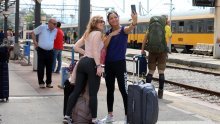 [FOTO/VIDEO] Prvi ovogodišnji turistički vlak iz Praga stigao u Rijeku