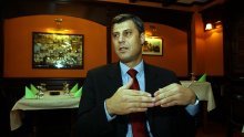 'Hashim Thaci je vođa mafije koja trguje ljudskim organima'