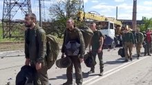 Zarobljeni branitelji Mariupolja iz bojne Azov prebačeni u Rusiju. Sudit će im se tamo?