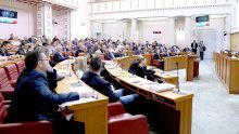 Manji oporbeni klubovi podržavaju promjene Ustava oko referenduma