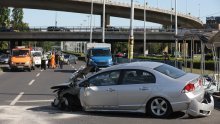 Policija objavila detalje: Vozač koji se zabio u tramvajsku stanicu na Držićevoj imao je 2,2 promila