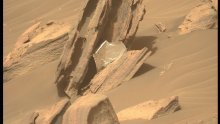 Na Marsu snimljen intrigantan komadić srebrnog materijala - evo o  čemu se radi