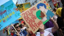 [FOTO/VIDEO] Treća Parada ponosa održana u Sarajevu uz protuprosvjed i političke prijepore
