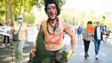 [FOTO] Veliki anti-NATO skup u Madridu, tisuće ljudi na ulici: 'Pun mi je kufer oružja i ubijanja ljudi'