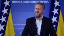 Izetbegović odbio poziv povjerenika Varhelyia za susret s Čovićem i Dodikom: BiH nije prosti zbroj tri 'konstitutivna naroda'