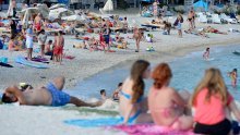 Ženu nasred plaže u Splitu ugrizla zmija: 'Bilo je jako puno krvi. Noga mi je užasno otekla!'