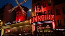 Noćenje u Moulin Rougeu toliko je autentično da u sobi ni zahoda nema