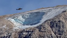 Potraga za planinarima na Marmoladi se nastavlja helikopterima i dronovima; prijeti obrušavanje leda i stijenja