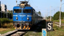 Od uvođenja linije Osijek-Split, vlak je kasnio svih sedam puta, prvi put čak 83 minute! 'Radnik je odlučio da neće spojiti vagone...'