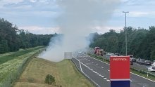 [FOTO] Zapalio se auto na autocesti A1, promet je nakratko bio prekinut