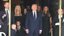 [FOTO] Ožalošćeni Donald Trump s Melanijom i djecom oprostio se od prve supruge u New Yorku