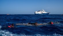 Deseci nestalih migranata nakon potonuća broda, grčka obalna straža uspjela spasiti njih 29