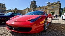 [FOTO/VIDEO] Češka policija zaplijenjenim Ferrarijem će goniti najagresivnije vozače