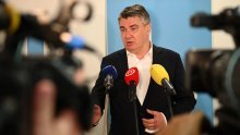 Predsjednik Milanović o crvenom tepihu u Kninu: 'Rekao sam da daske ne trebaju!'