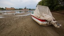 [FOTO] Hrvatske rijeke oborile rekorde: Na Dravi u Osijeku poslijepodne zabilježen najniži vodostaj u povijesti