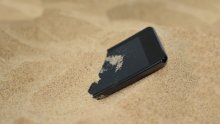 Ljetne brige: Što napraviti ako vam smartfon padne u slanu vodu?