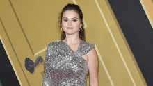 Selena Gomez pokazala kakav joj je stvarno trbuh u kupaćem kostimu i poslala poruku koja je oduševila javnost