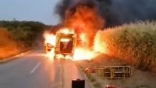 Pogledajte kako je planulo preko 10 godina staro sanitetsko vozilo na istoku Hrvatske