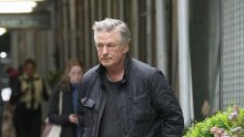 FBI istraga zaključila: Alec Baldwin ipak je povukao okidač i usmrtio snimateljicu na setu