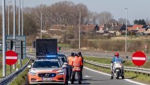 Vozač bez svijesti vozio 25 kilometara autocestom: Policija ga na dovitljiv način uspješno zaustavila