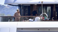Beyonce i Jay-Z ne mogu odoljeti ljepotama naše obale: Slavni par snimljen je kako uživa na luksuznoj jahti u blizini Cavtata