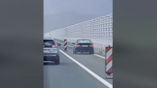 Vozača BMW-a koji je vozio zaustavnim trakom Pelješkog mosta pronašla policija. Evo koliku je kaznu dobio