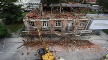Ipak se uklanja urušena zgrada u Sisku, oglasili se iz Grada: 'To je poslužilo lešinarima kao odlična prilika za foto poziranje'