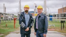 [FOTO/VIDEO] Ljudi ih zovu da bi kod njih spremili plinske boce, a oni vode utrku s vremenom kako bi nam osigurali mirnu zimu: 'Nikakvi spremnici, imamo samo ovo...'