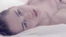 Miley Cyrus je sa Schwarzeneggerom?